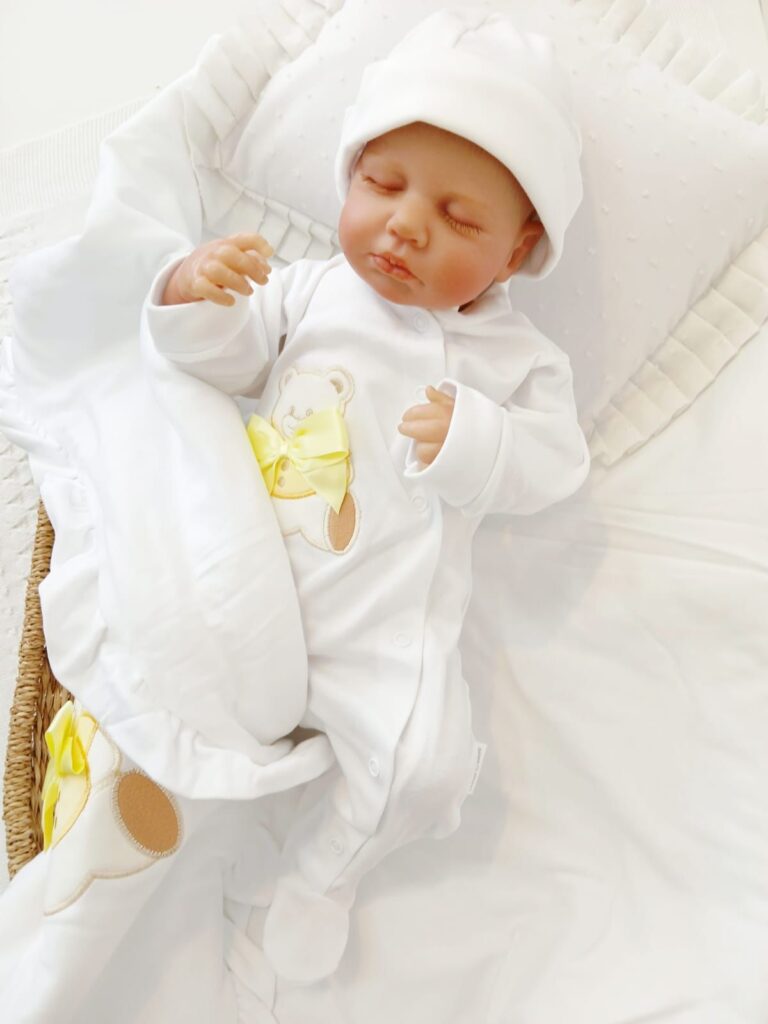 Ropita de recién nacido unisex personalizada con bordado incluido, confeccionada en algodón suave y hecha en Portugal